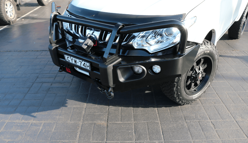 Mitsubishi MQ Triton Protek Pack - Bull Bar, Runva Winch, Stedi lights